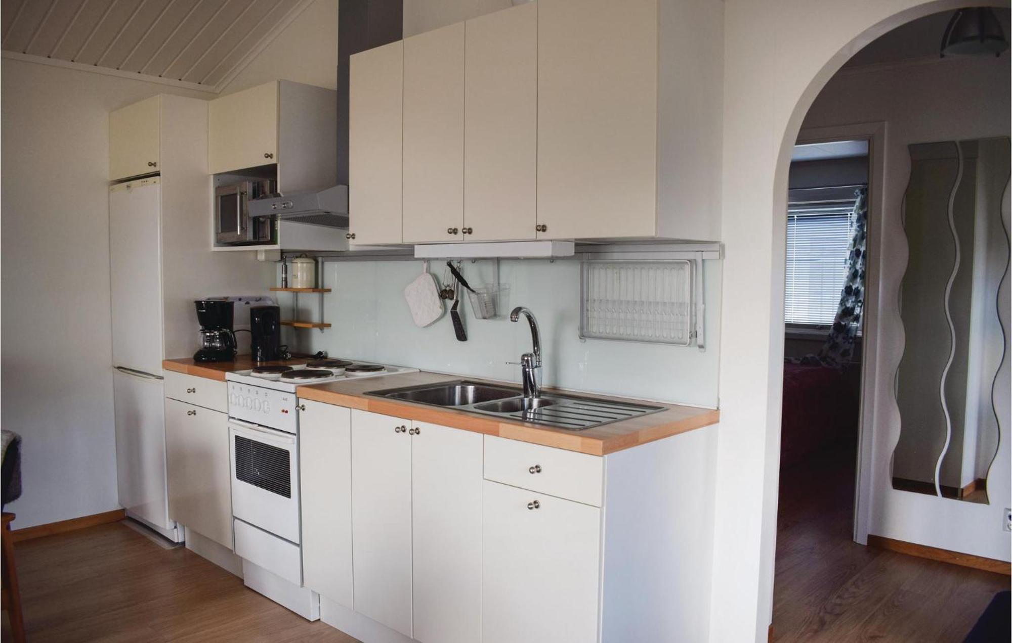Amazing Home In Loettorp With House Sea View Luaran gambar